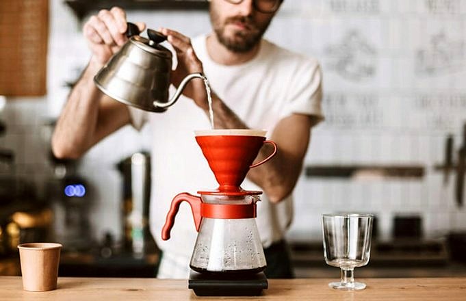 Schritt-für-Schritt-Anleitung Zur Kaffeezubereitung Mit Einem Perkolator
